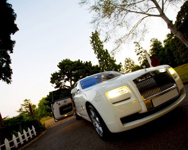 Modern Wedding Cars image 18