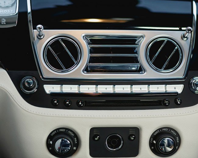 Modern Wedding Cars image 18